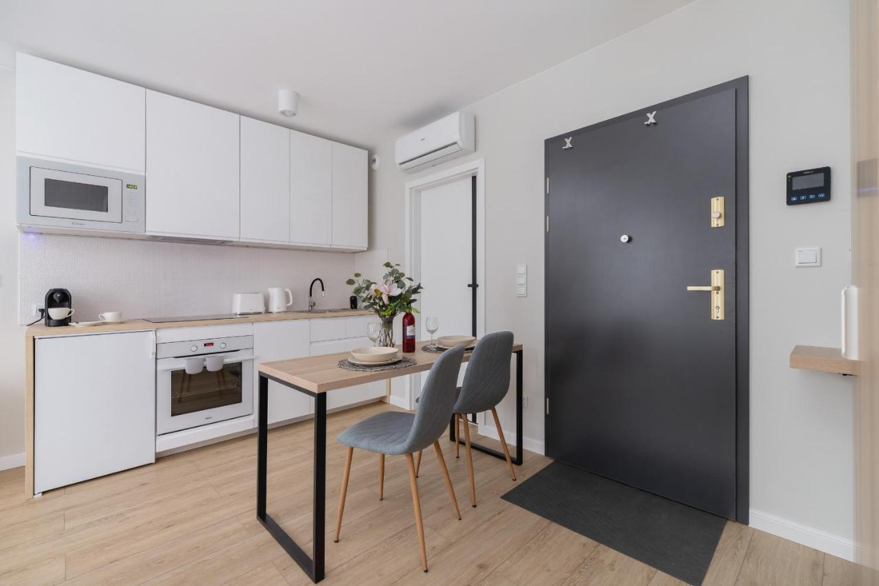 City Studio With Ac Czarnowiejska By Renters Krakow Luaran gambar