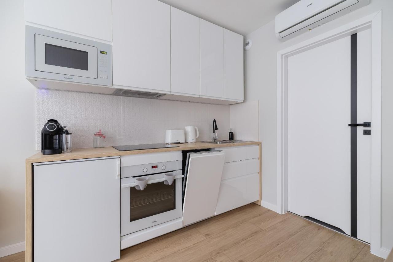 City Studio With Ac Czarnowiejska By Renters Krakow Luaran gambar