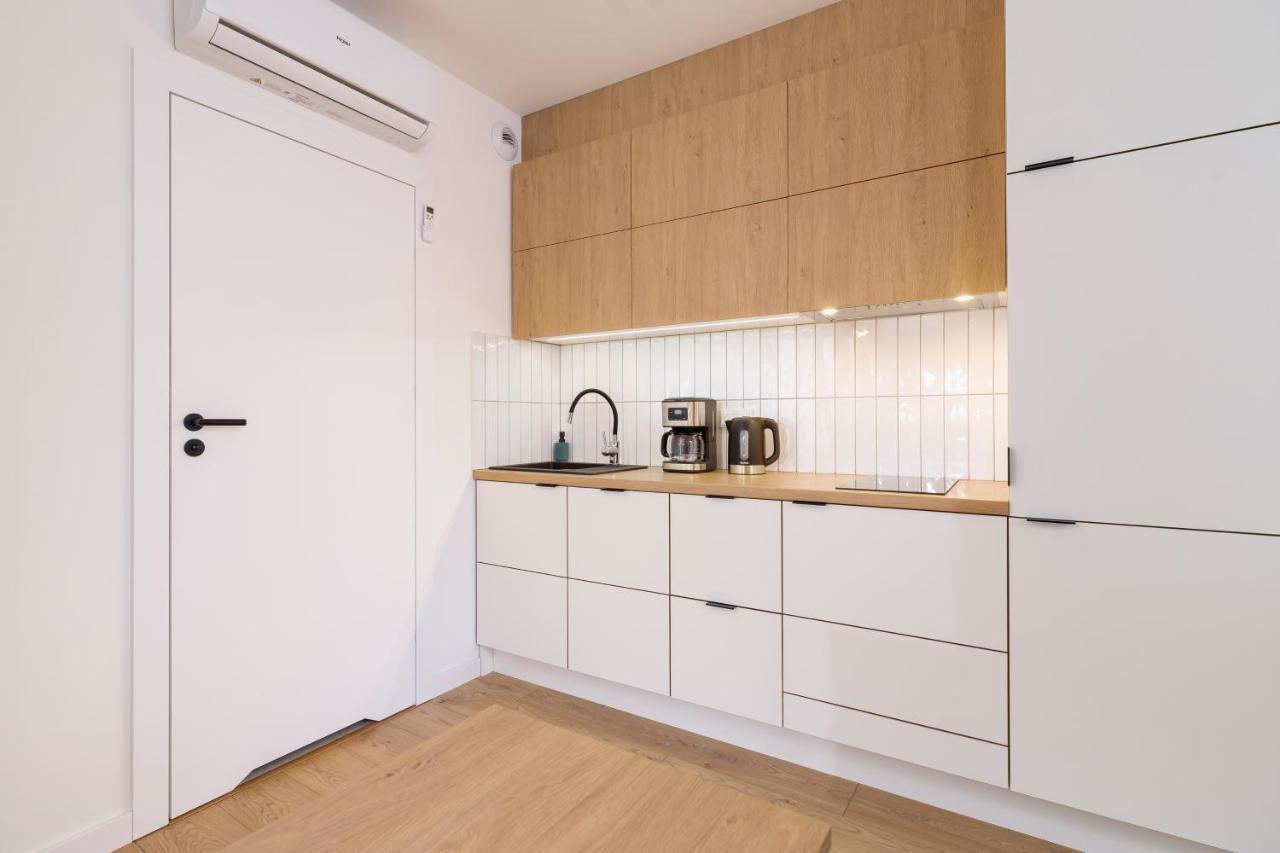 City Studio With Ac Czarnowiejska By Renters Krakow Luaran gambar